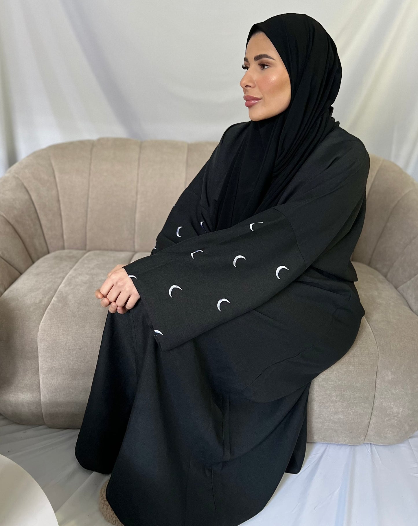 QAMAR abaya black