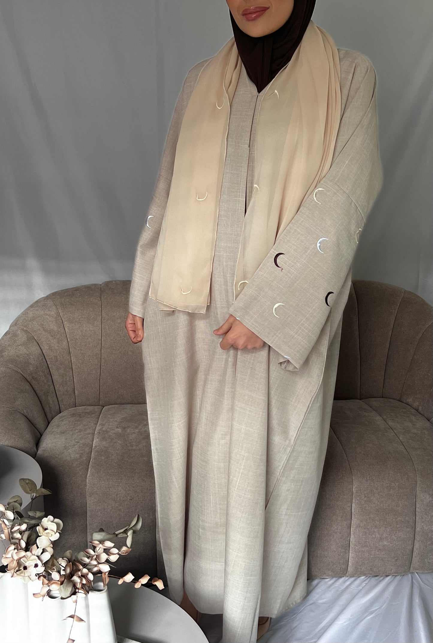 QAMAR abaya beige