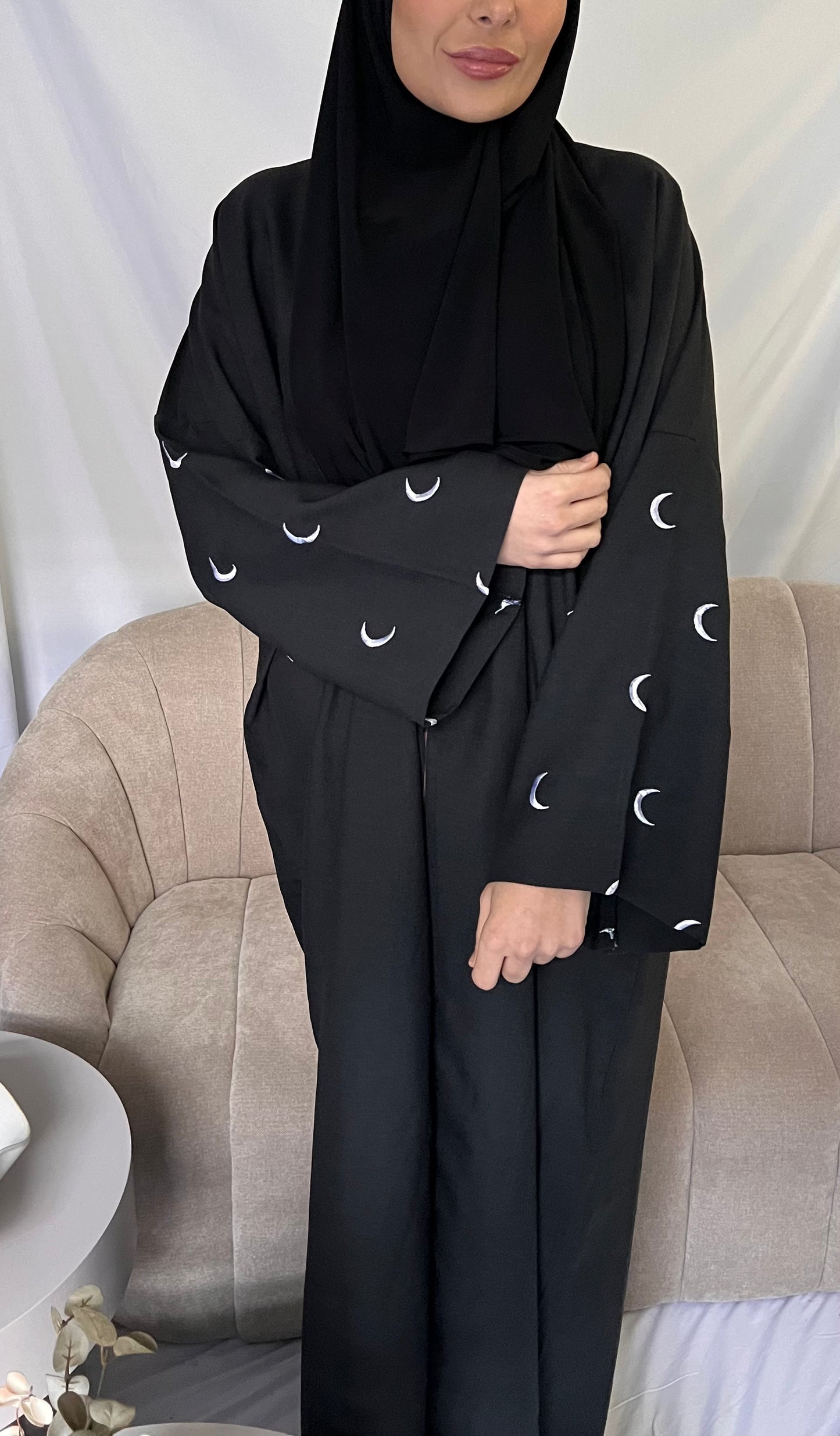 QAMAR abaya black